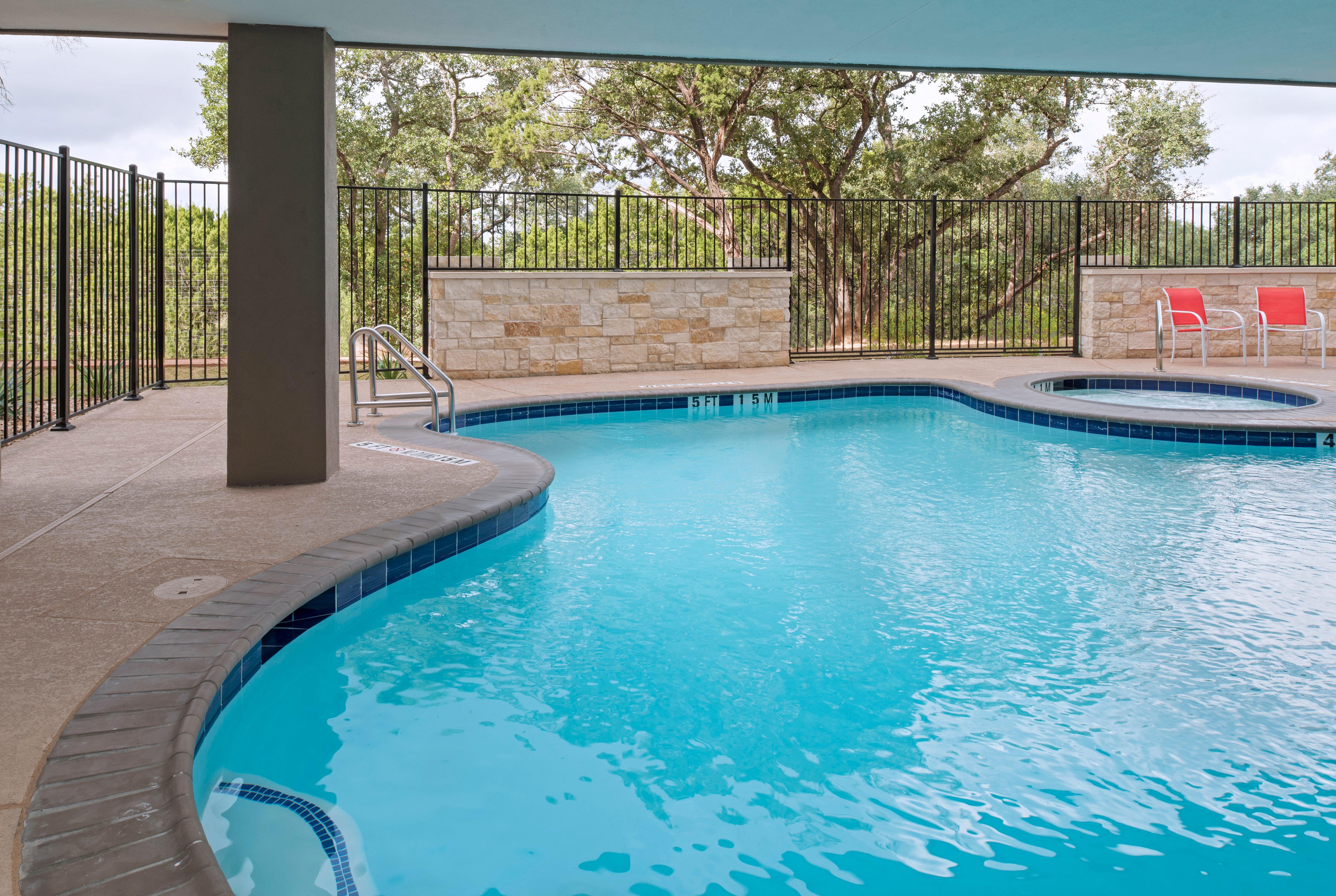Holiday Inn Express & Suites Austin Nw - Four Points By Ihg Экстерьер фото
